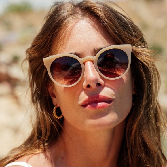 Chic Black and Brown Gradient Sunglasses NEW KOMONO Lulu Expressionist - Picture 3 of 9